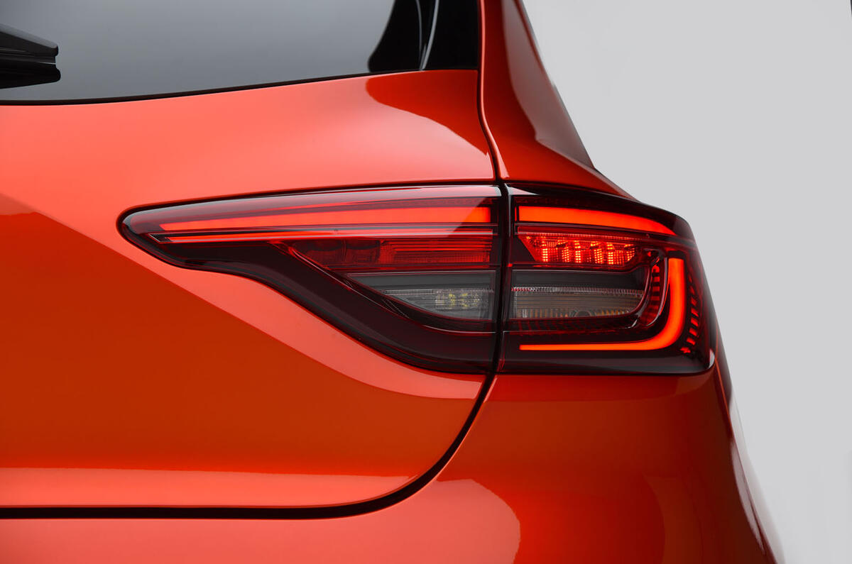 Renault Clio 2019 Autocar studio static - rear lights