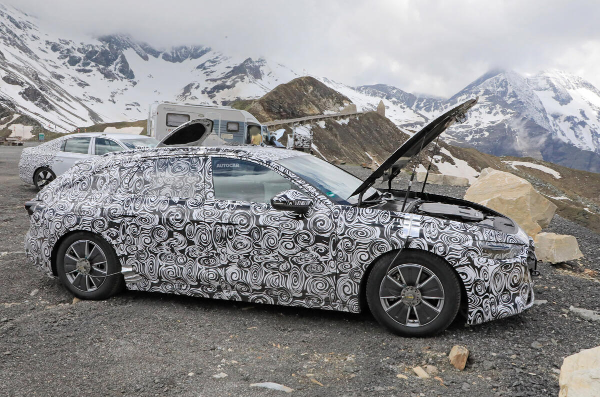 90 disguised Audi S4 side bonnet up