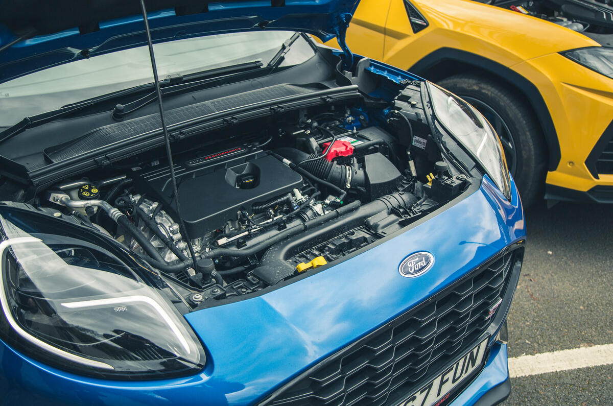 90 LUC Ford Puma ST Lamborghini Urus 2021 0085 90 LUC Ford Puma ST Lamborghini Urus 2021 0085