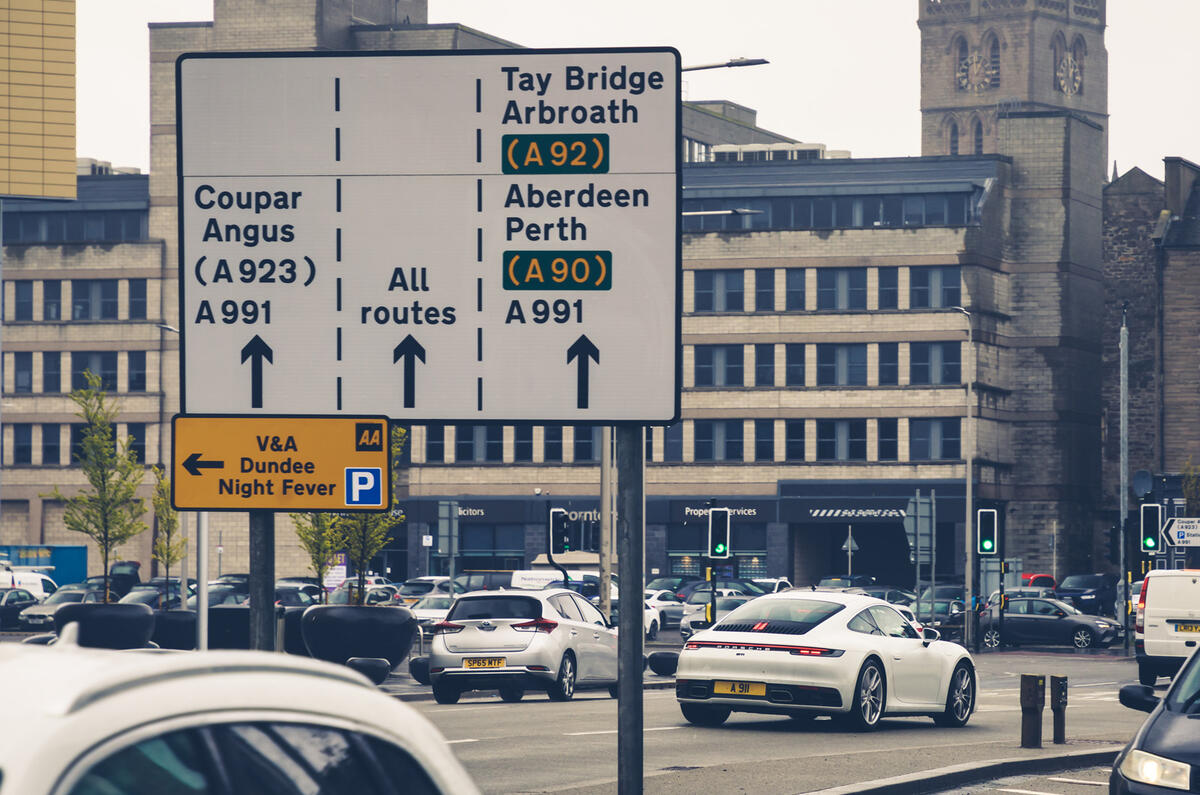 91 A911 on the A911 feature three lanes 91 A911 on the A911 feature three lanes