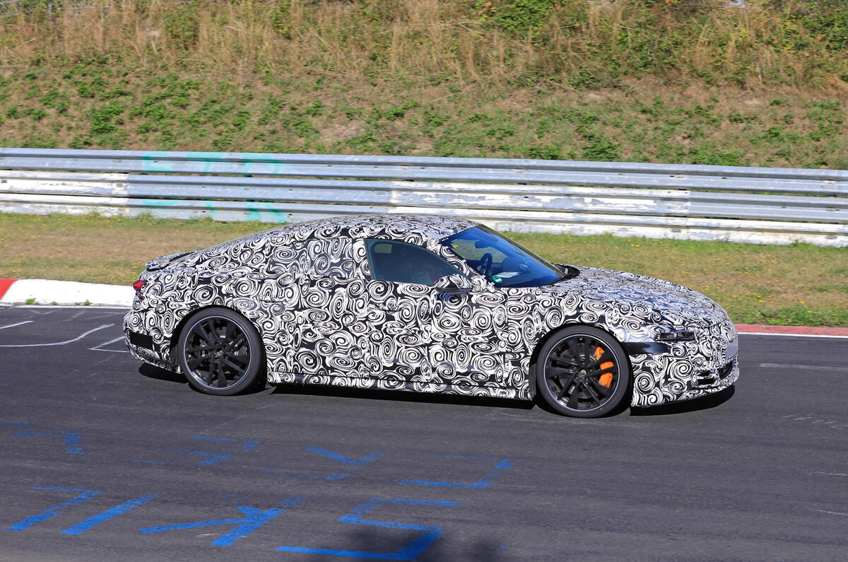 Audi E-tron GT camo tracking - side