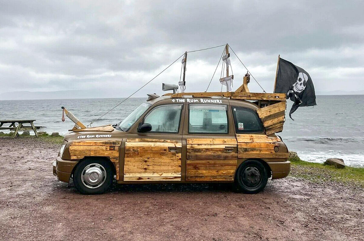 91 austin fx4 pirate ship side profile 91 austin fx4 pirate ship side profile