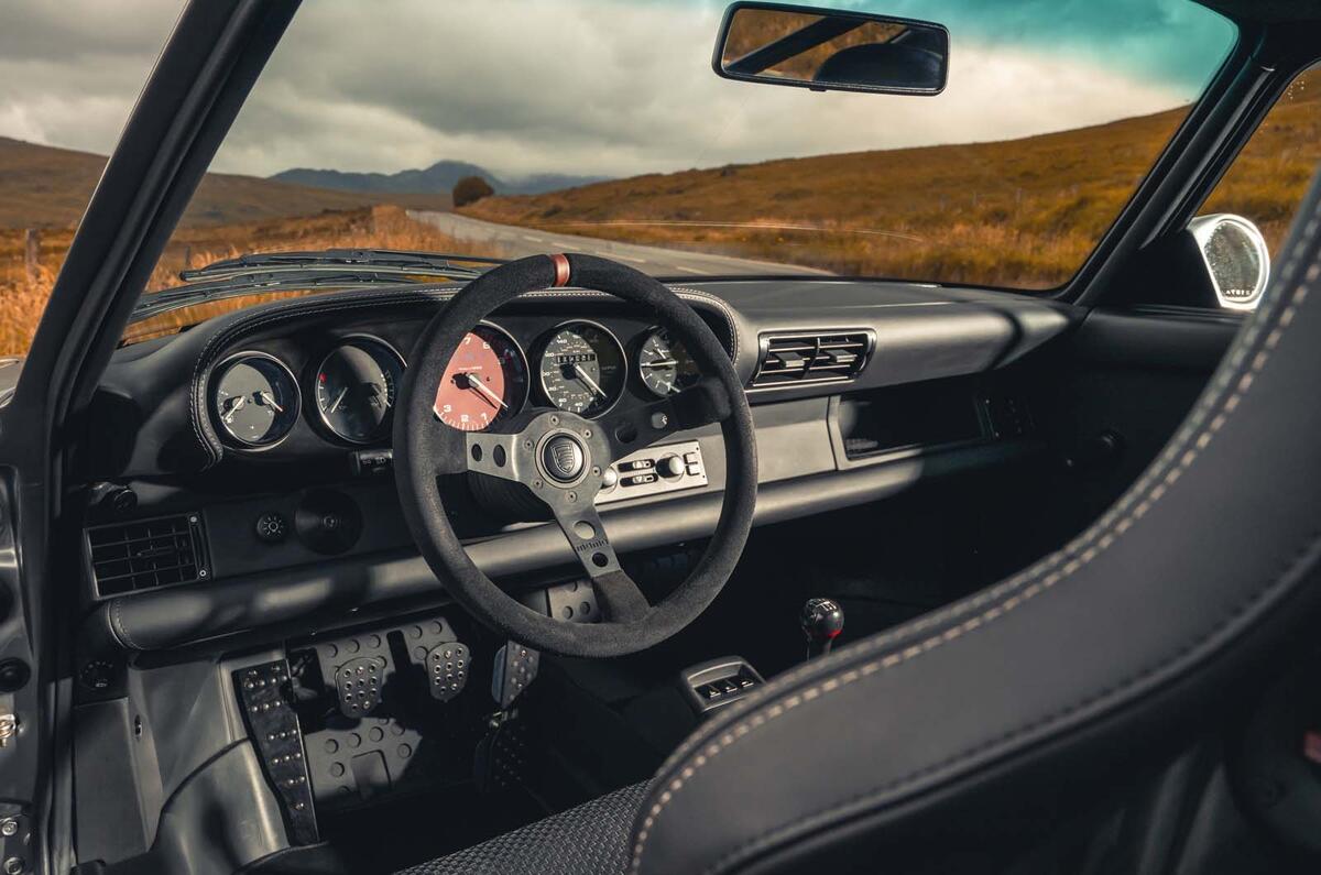Autoart Porsche 911 993R 2022 interior detail