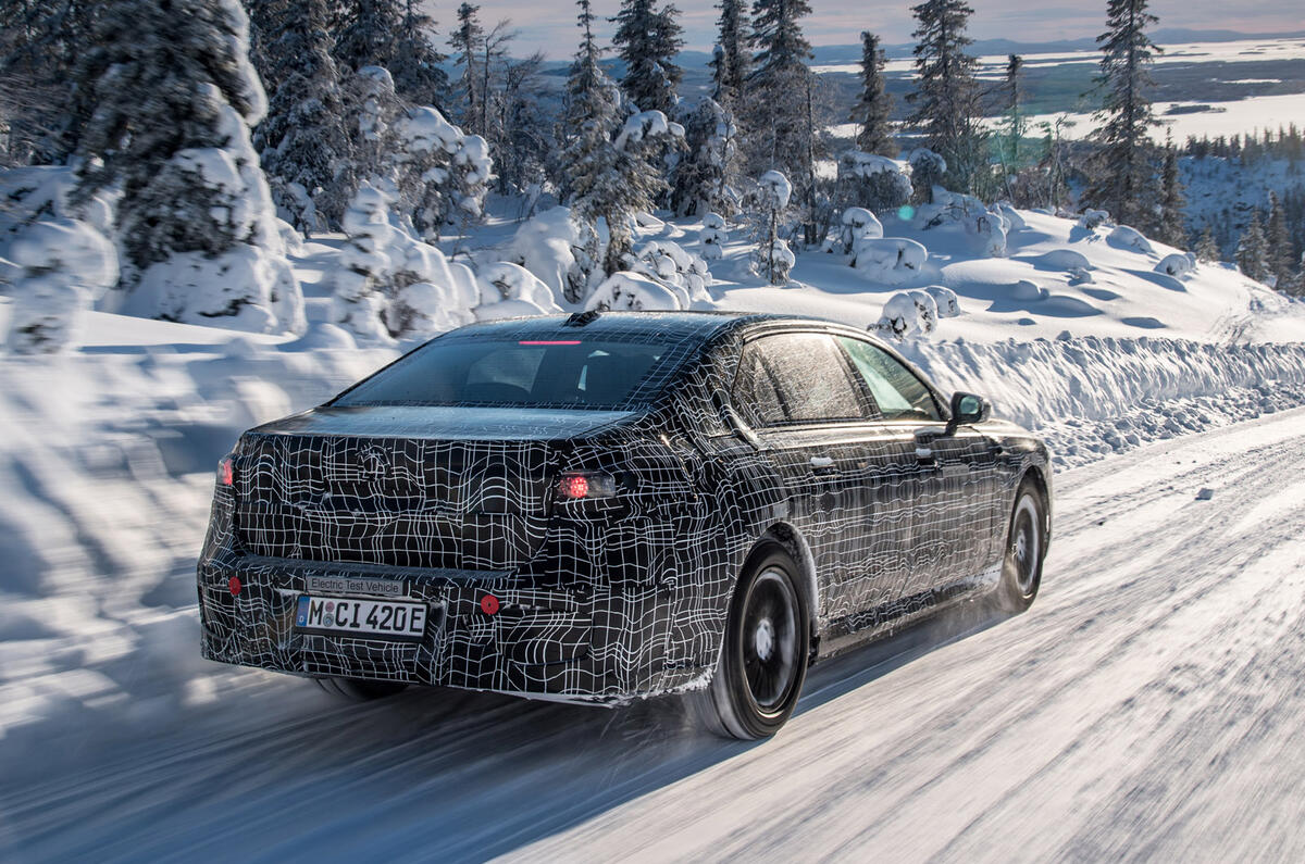 91 BMW i7 official winter testing 2021 rear three quarters 91 BMW i7 official winter testing 2021 rear three quarters
