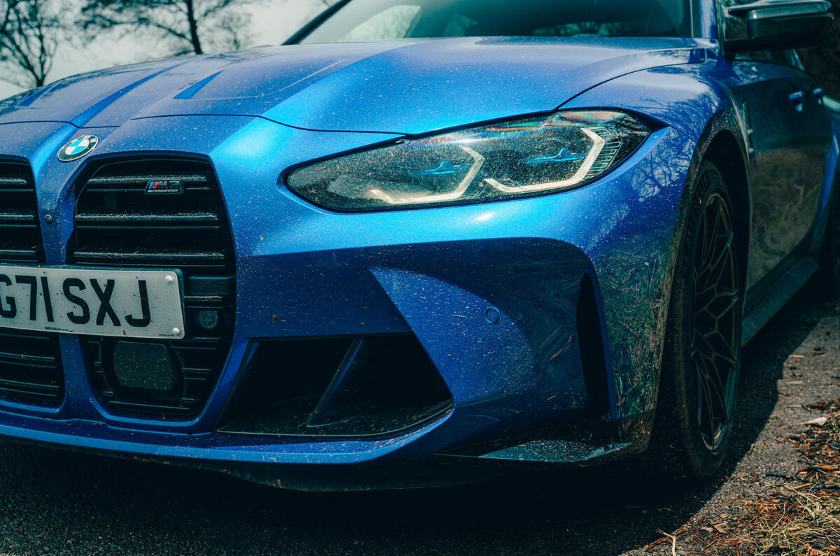 91 BMW M3 vs Audi RS3 saloon 2021 M3 headlights