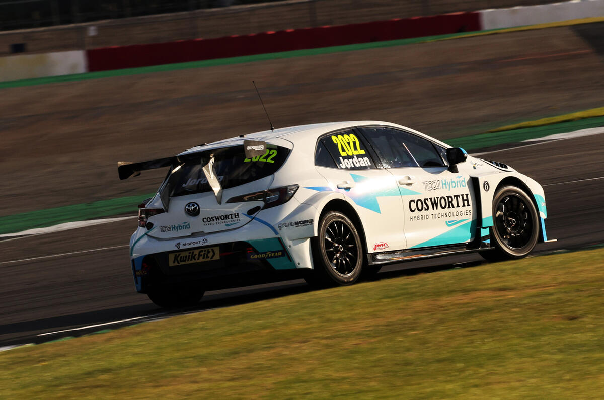 91 BTCC hybrid racer debut feature cornering 91 BTCC hybrid racer debut feature cornering