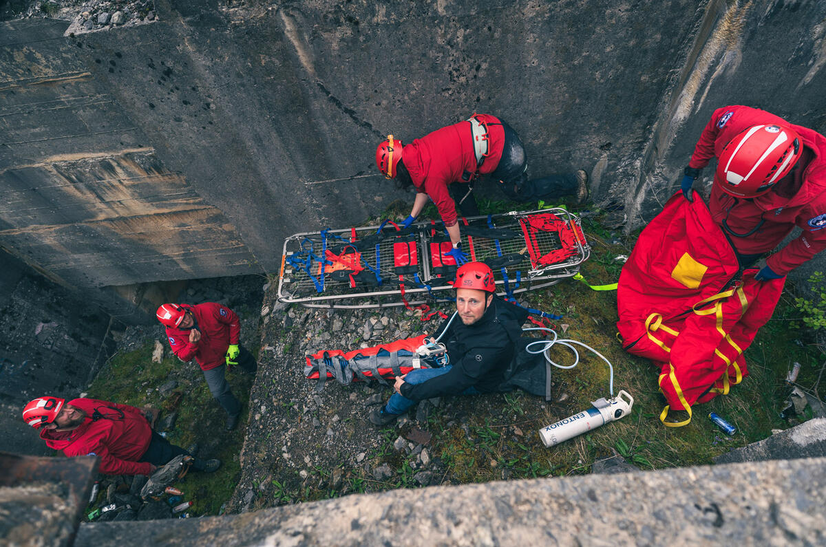 91 central beacons mountain rescue piers ward 91 central beacons mountain rescue piers ward