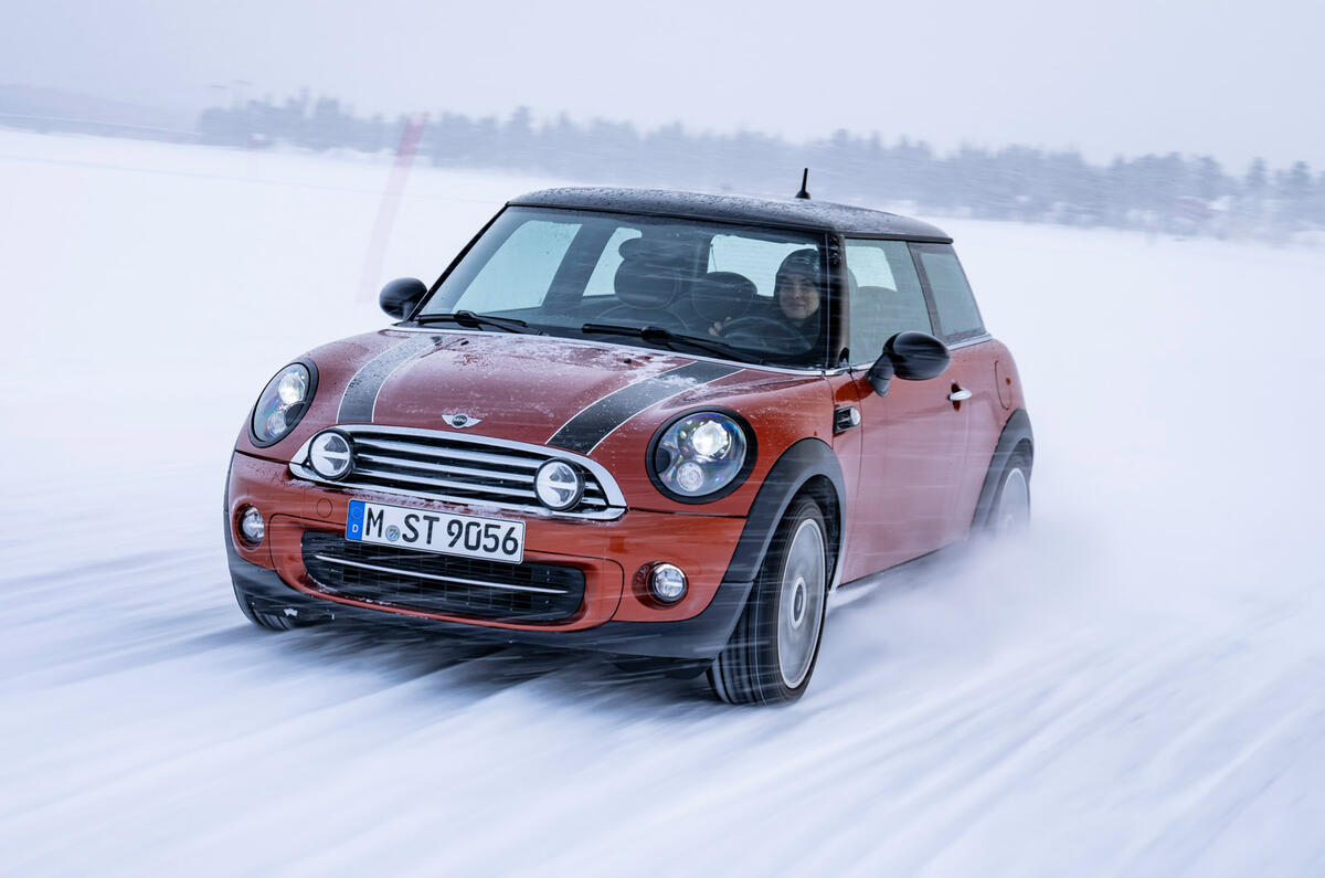 91 every Mini generation on ice 2022 feature R56 front