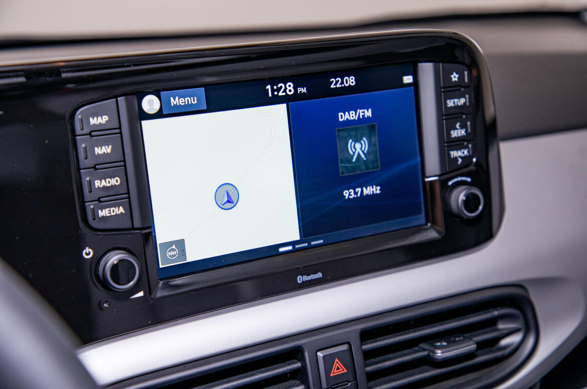 Hyundai i10 2019 reveal - studio infotainment