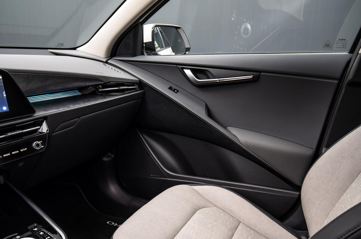 91 Kia Niro EV 2022 official reveal Europe door cards