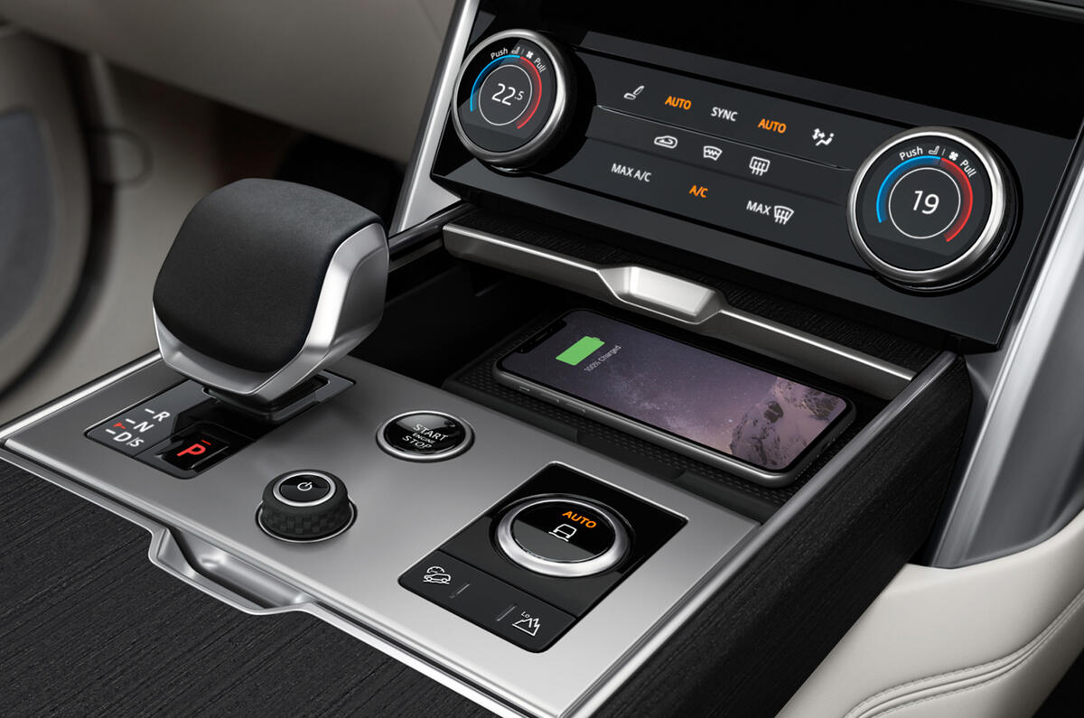 91 Land Rover Range Rover 2021 official reveal images centre console 91 Land Rover Range Rover 2021 official reveal images centre console