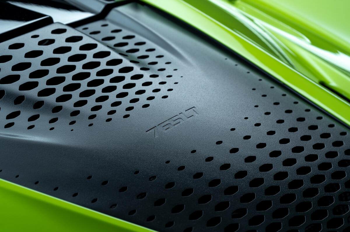 91 McLaren 765LT Spider studio rear badge