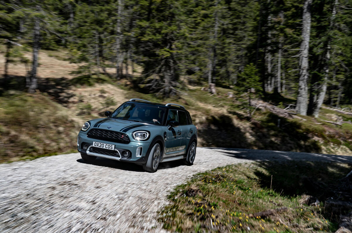 Mini Countryman 2020 facelift - official press images - cornering Mini Countryman 2020 facelift - official press images - cornering