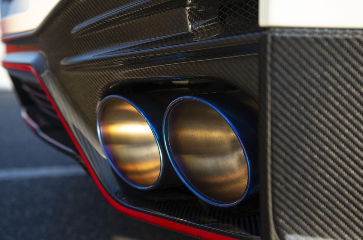 Nissan GT-R Nismo 2020 official reveal - exhausts