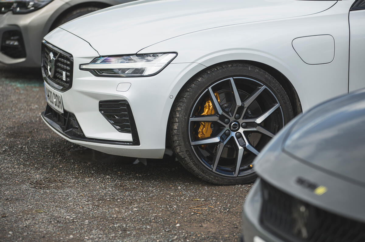 91 PHEV wagons triple test 2021 V60 wheels