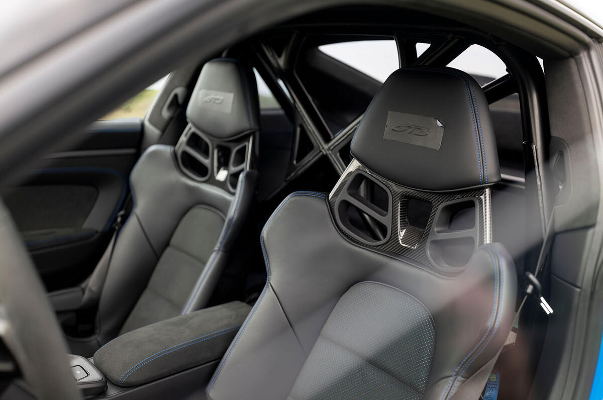Porsche 911 GT3 2021 passenger ride - seats Porsche 911 GT3 2021 passenger ride - seats
