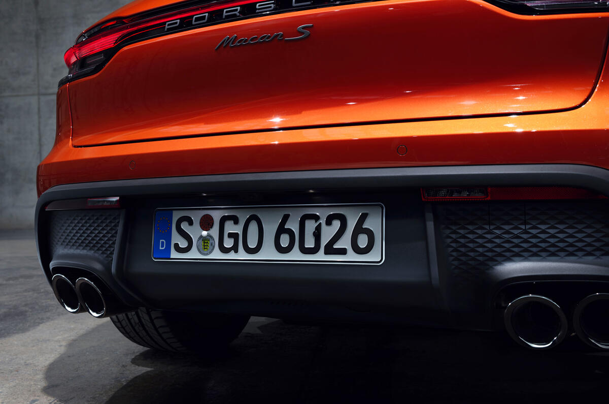 91 Porsche Macan 2021 official images rear end