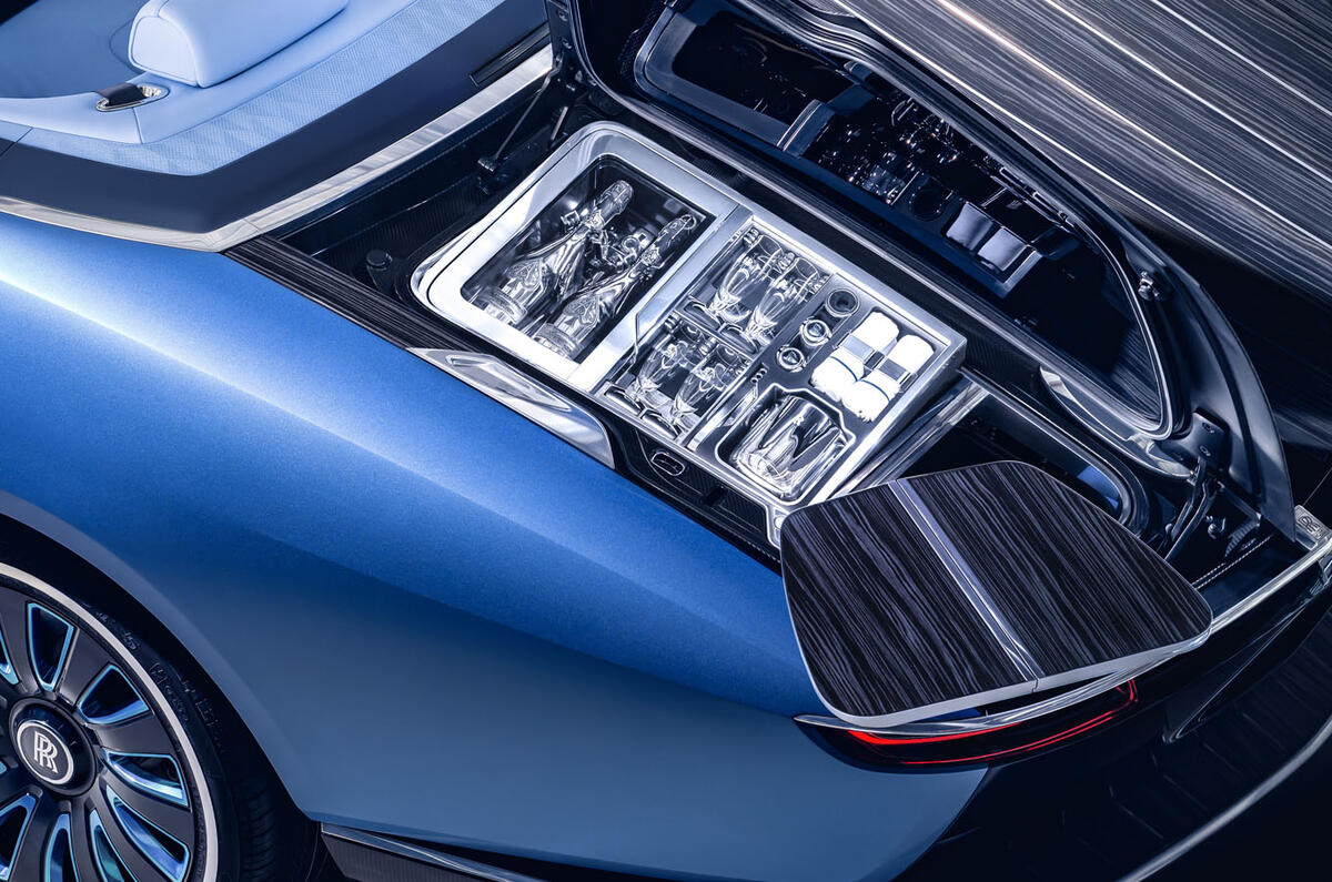 91 Rolls Royce Boat Tail 2021 official reveal glasses 91 Rolls Royce Boat Tail 2021 official reveal glasses