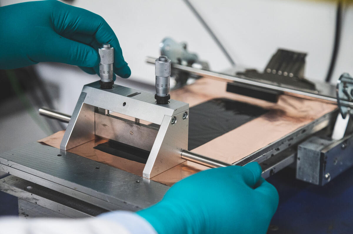 We built a Lithium-ion battery - measuring