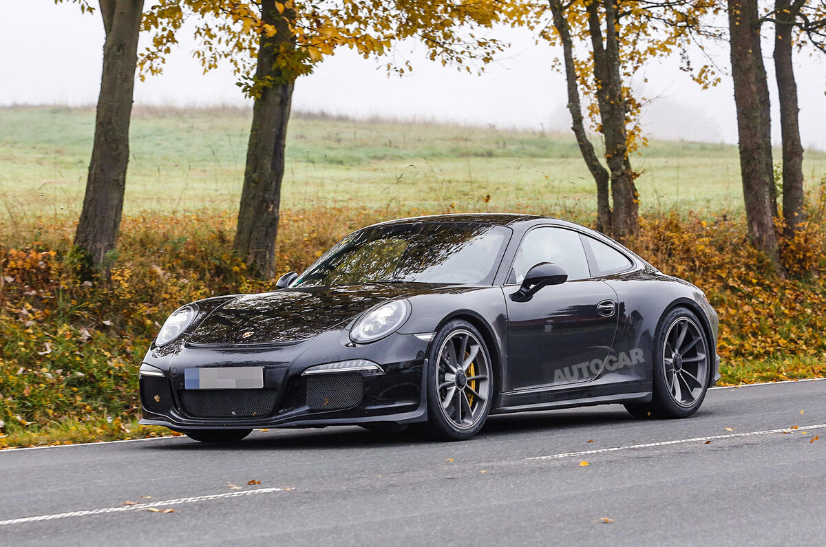 Porsche 911 R spy shots