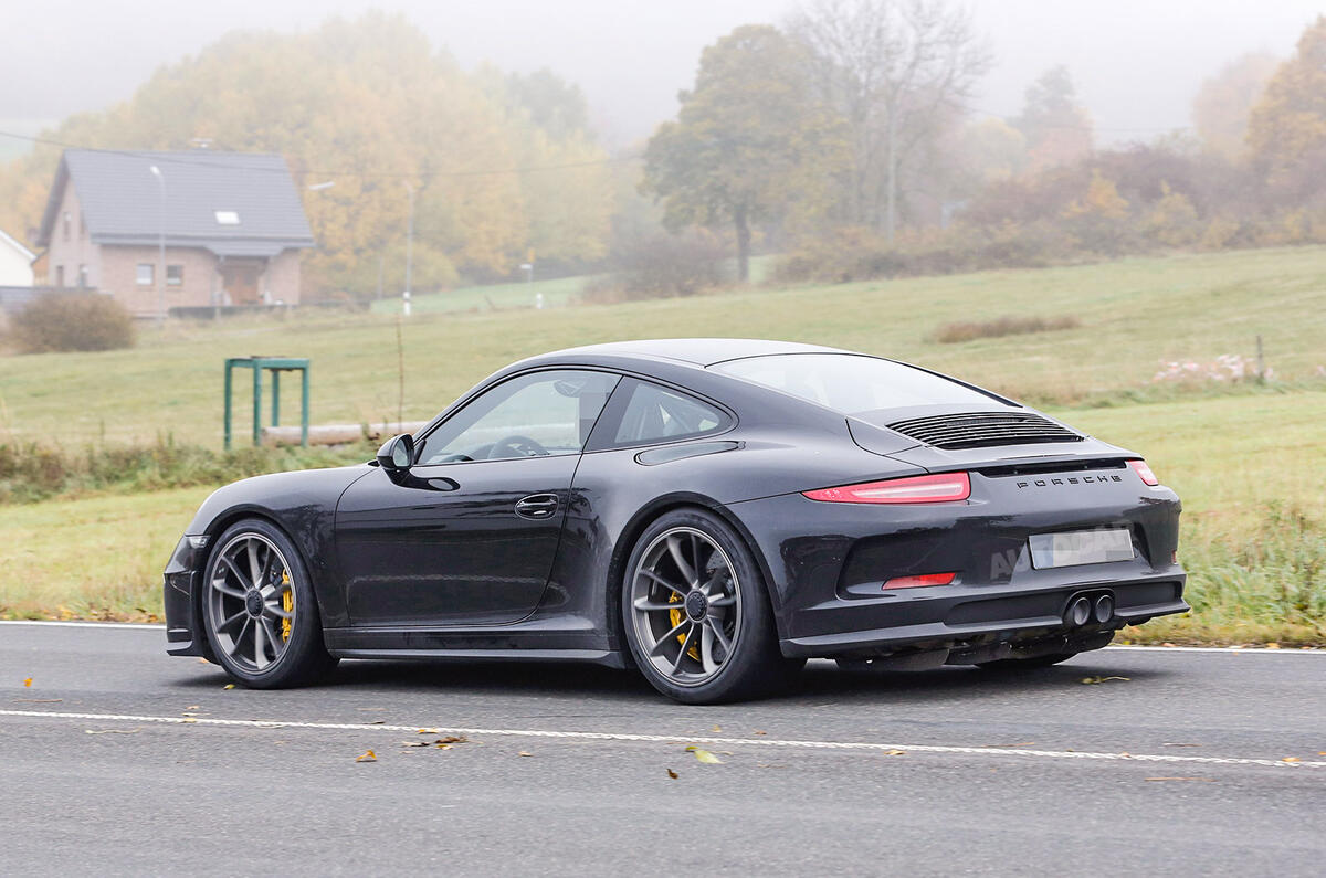 Porsche 911 R spy shots