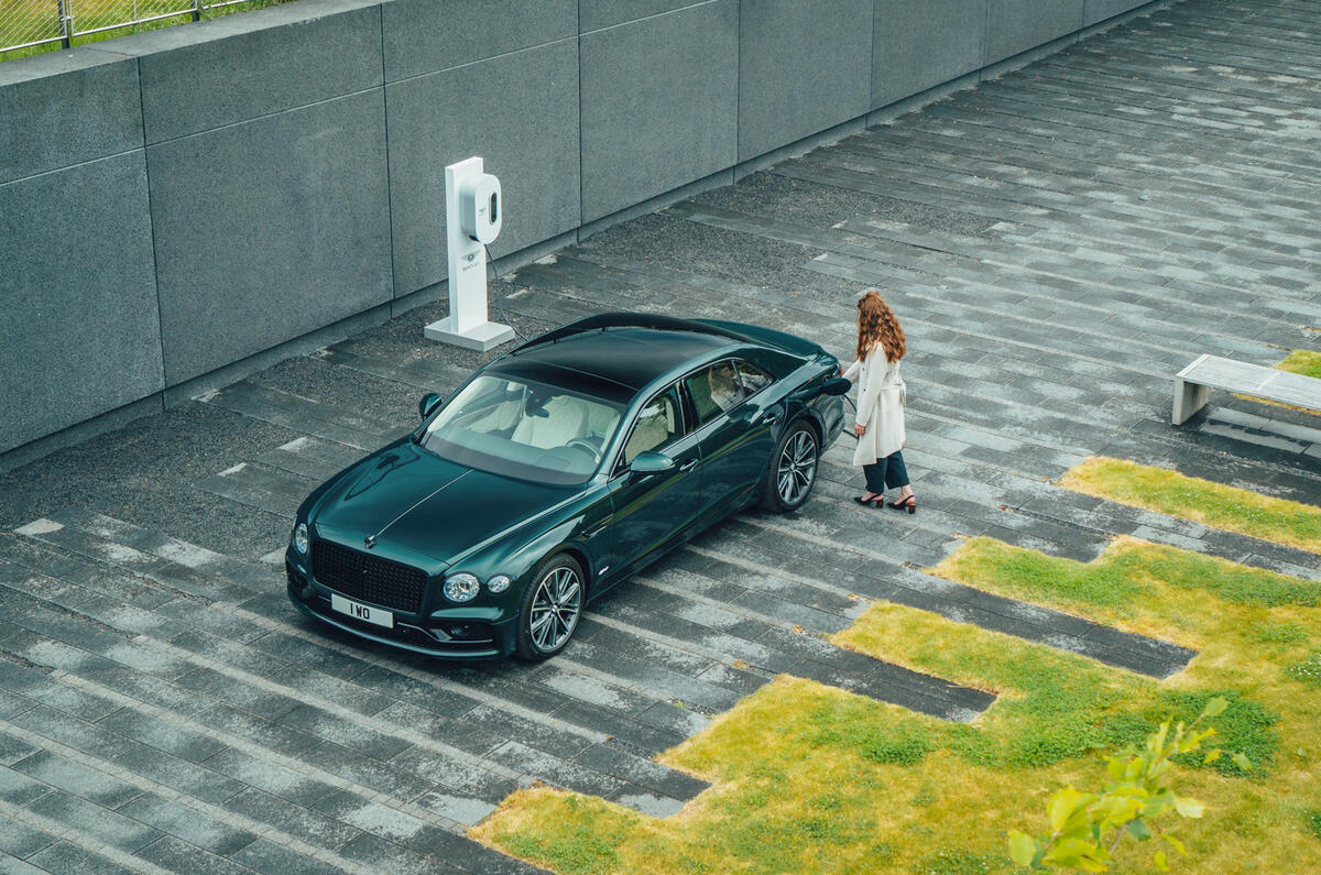 92 Bentley Flying Spur PHEV 2021 official images charging 92 Bentley Flying Spur PHEV 2021 official images charging