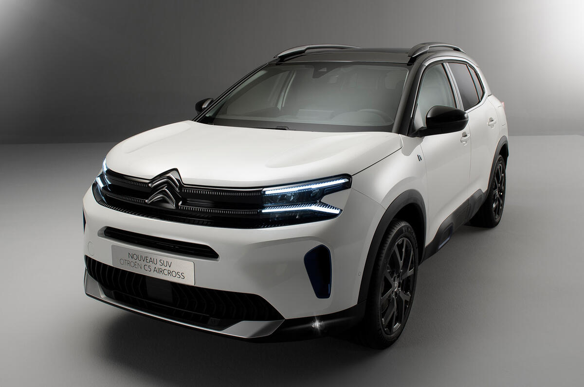 92 Citroen C5 Aircross 2022 facelift official images studio front 92 Citroen C5 Aircross 2022 facelift official images studio front
