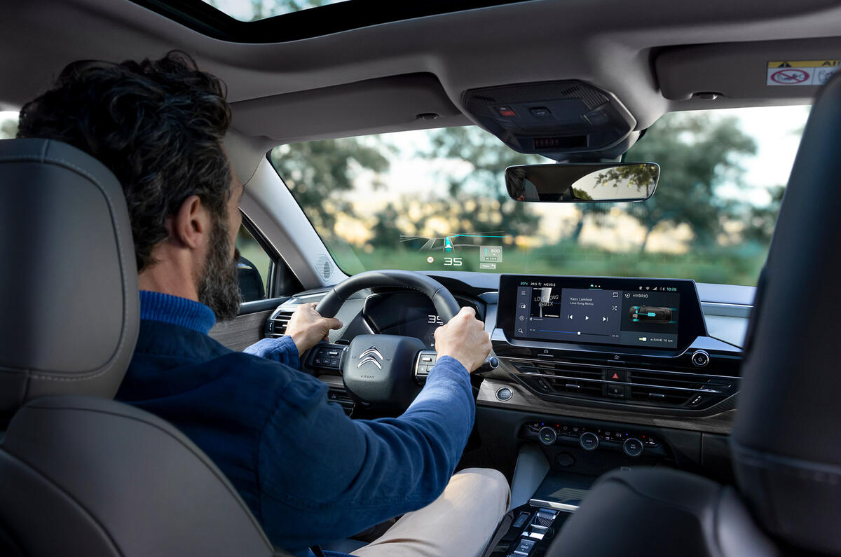 92 Citroen C5X official reveal images driving 92 Citroen C5X official reveal images driving