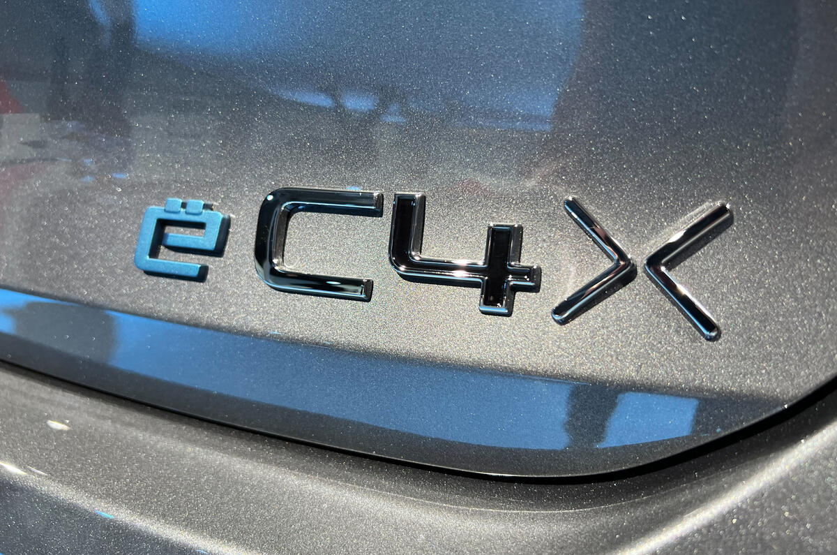 92 citroen e c4 x badge