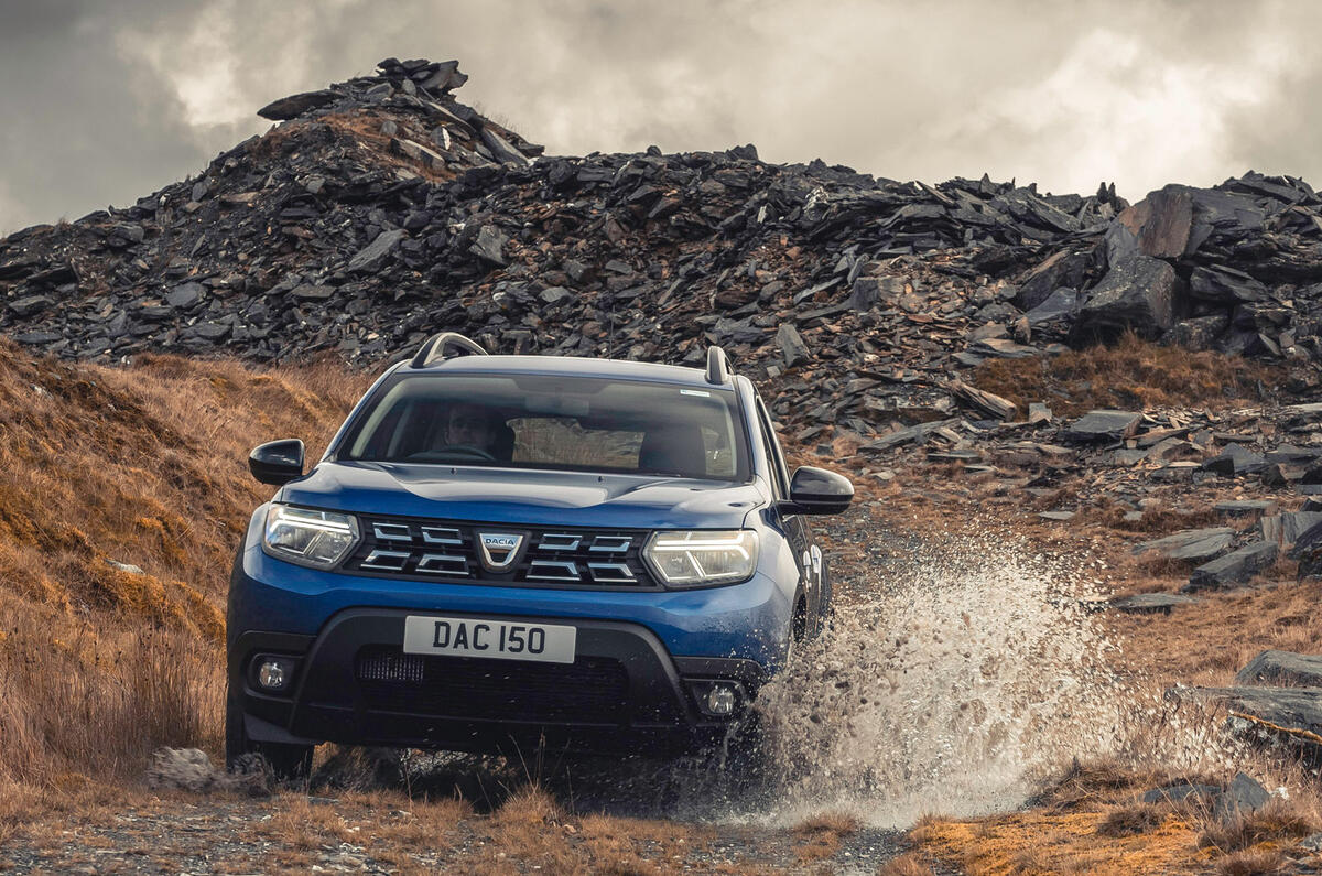 92 dacia duster front off roading 92 dacia duster front off roading