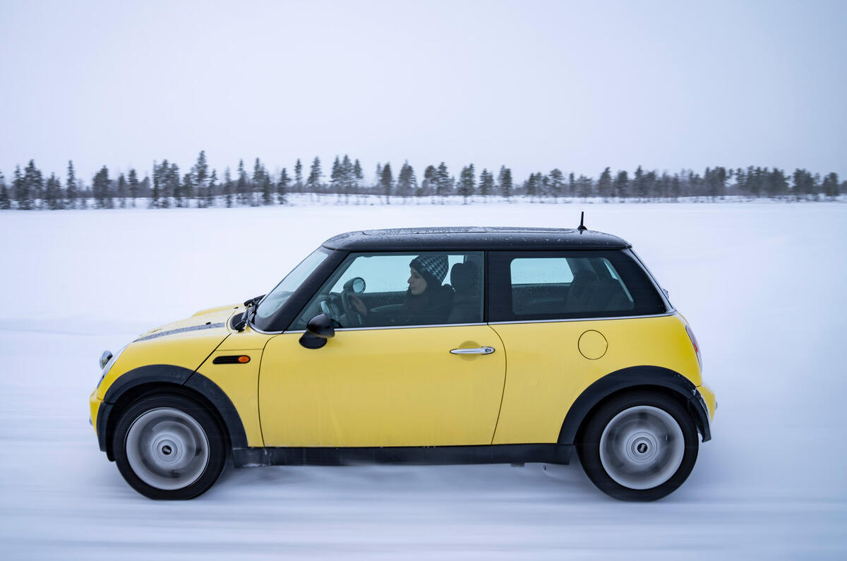 92 every Mini generation on ice 2022 feature R50 side