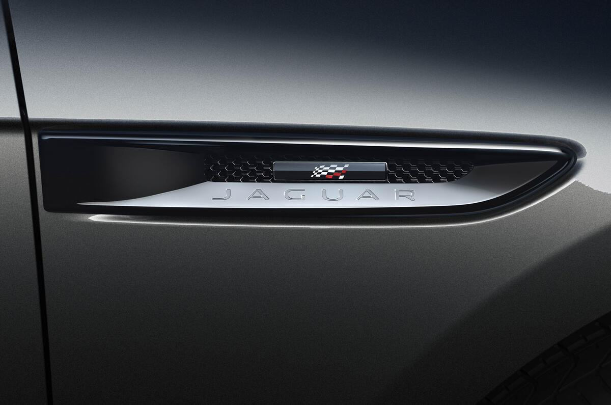 Jaguar F-Pace Chequered Flag edition - exterior trim