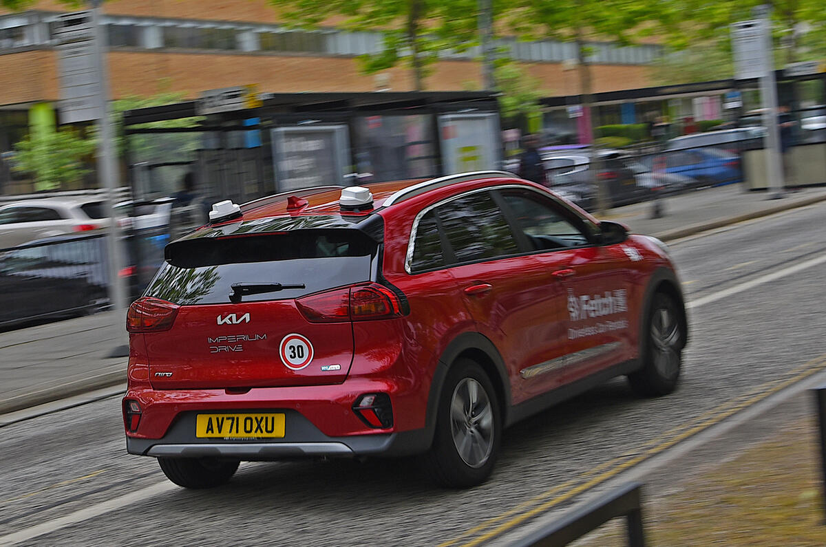 92 kia niro rear panning 92 kia niro rear panning