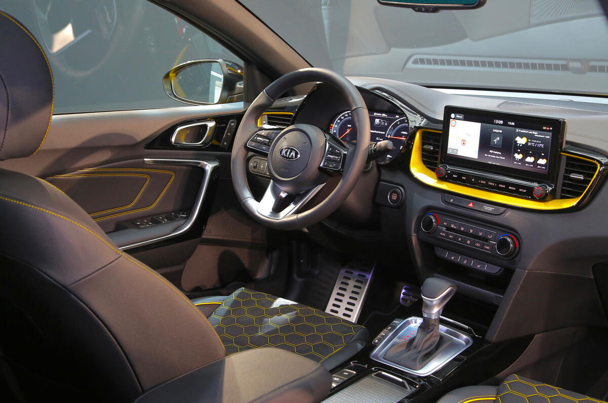 Kia Xceed 2019 official reveal - dashboard