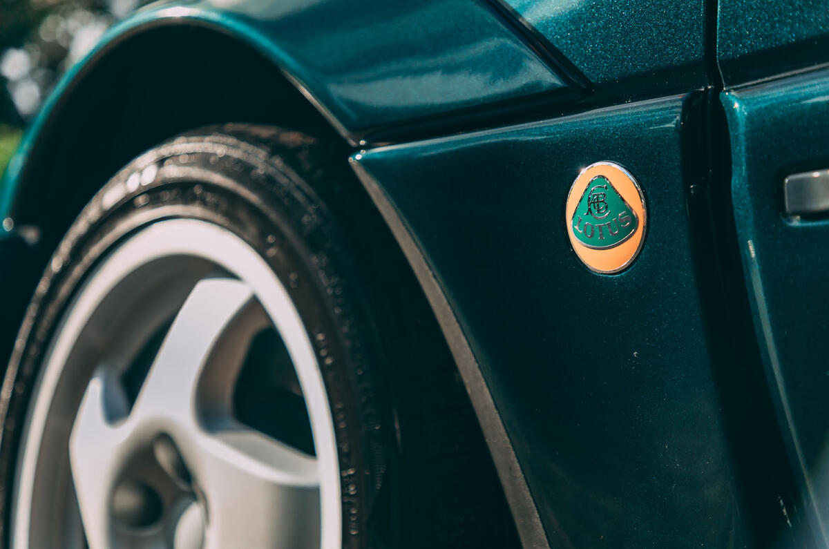 Lotus Carlton at 30 - Lotus badge Lotus Carlton at 30 - Lotus badge