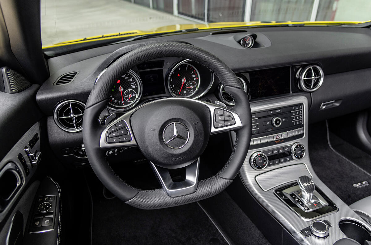 Mercedes-Benz SLC final edition official press - dashboard