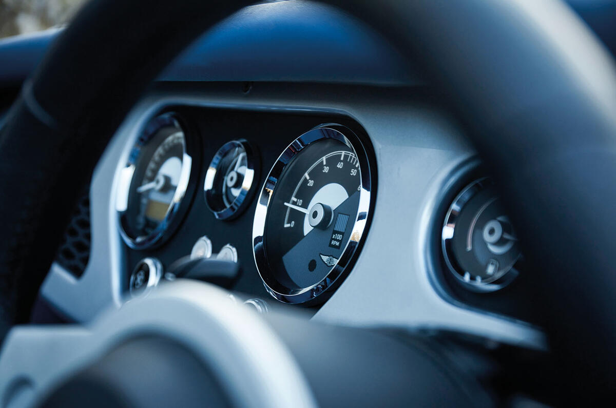 Morgan Plus Six 2019 official press images - dials