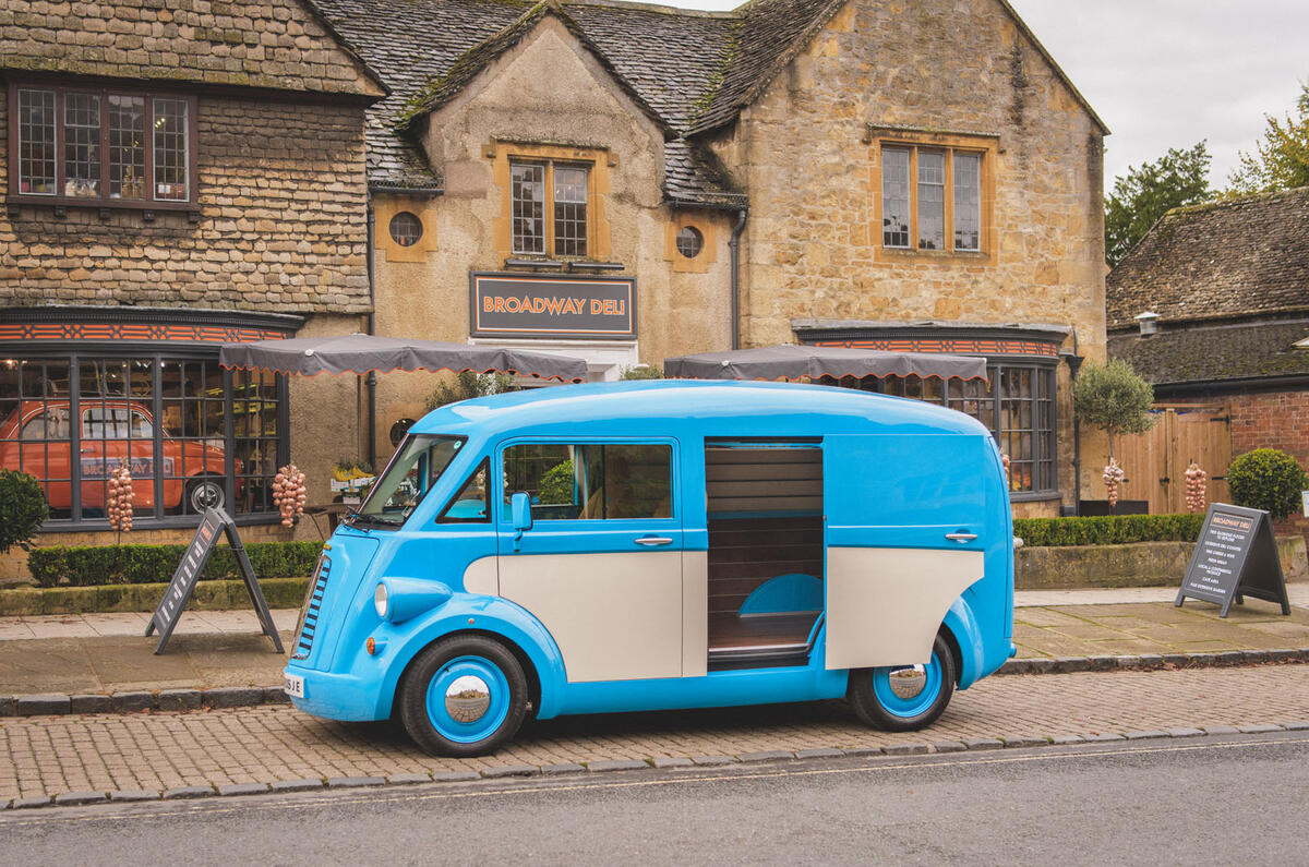 Morris JE electric van official images - side door