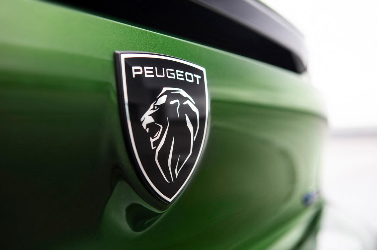 92 Peugeot 308 2021 official reveal images rear badge 92 Peugeot 308 2021 official reveal images rear badge