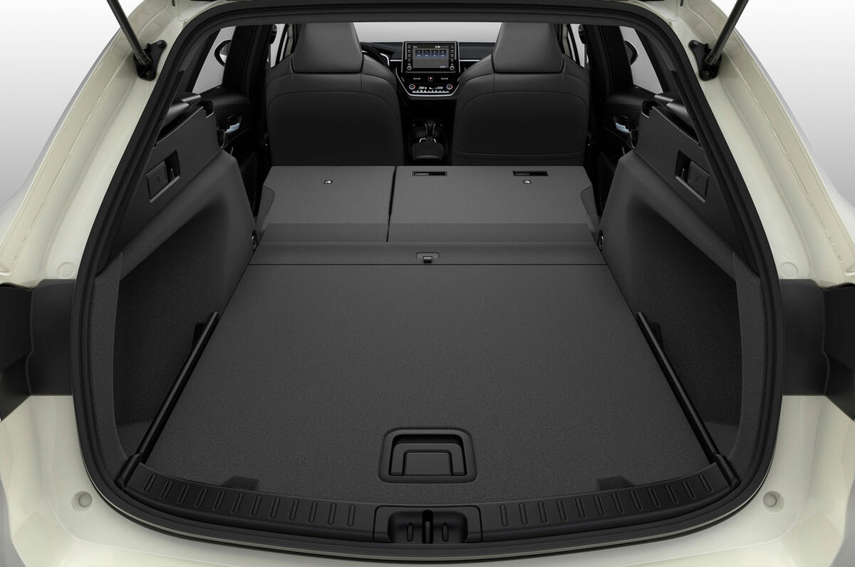 Suzuki Swace official press images - boot