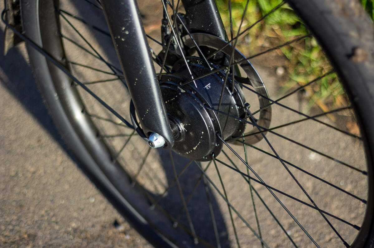 92 Vanmoof X3 MoveElectric ebike review hub