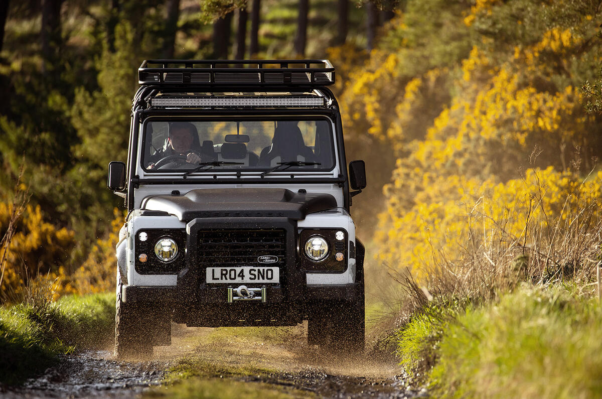 92 Land Rover Classic Defender Works V8 Trophy II offroad 92 Land Rover Classic Defender Works V8 Trophy II offroad