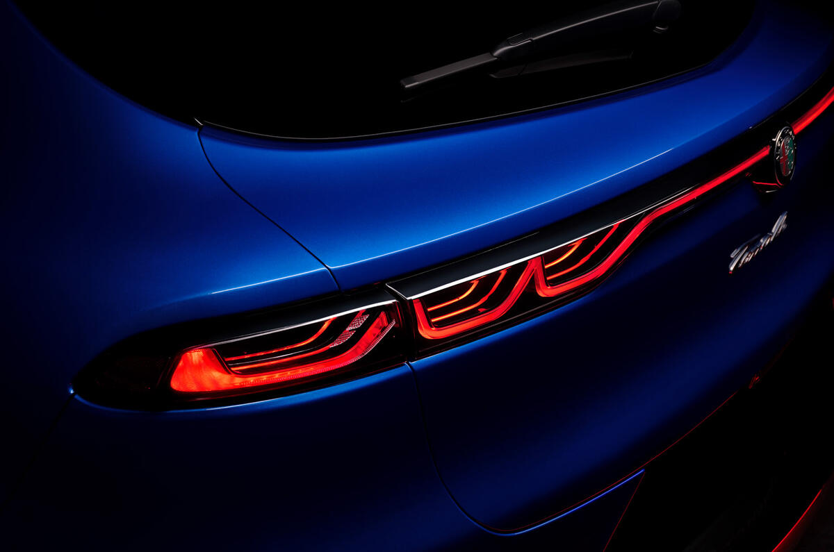93 Alfa Romeo Tonale reveal 2022 rear lights 93 Alfa Romeo Tonale reveal 2022 rear lights
