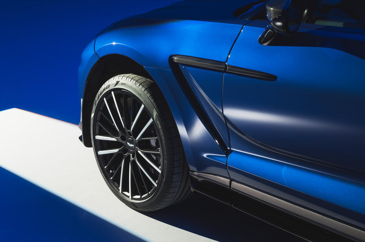 93 Aston Martin DBX 707 Autocar images alloy wheels