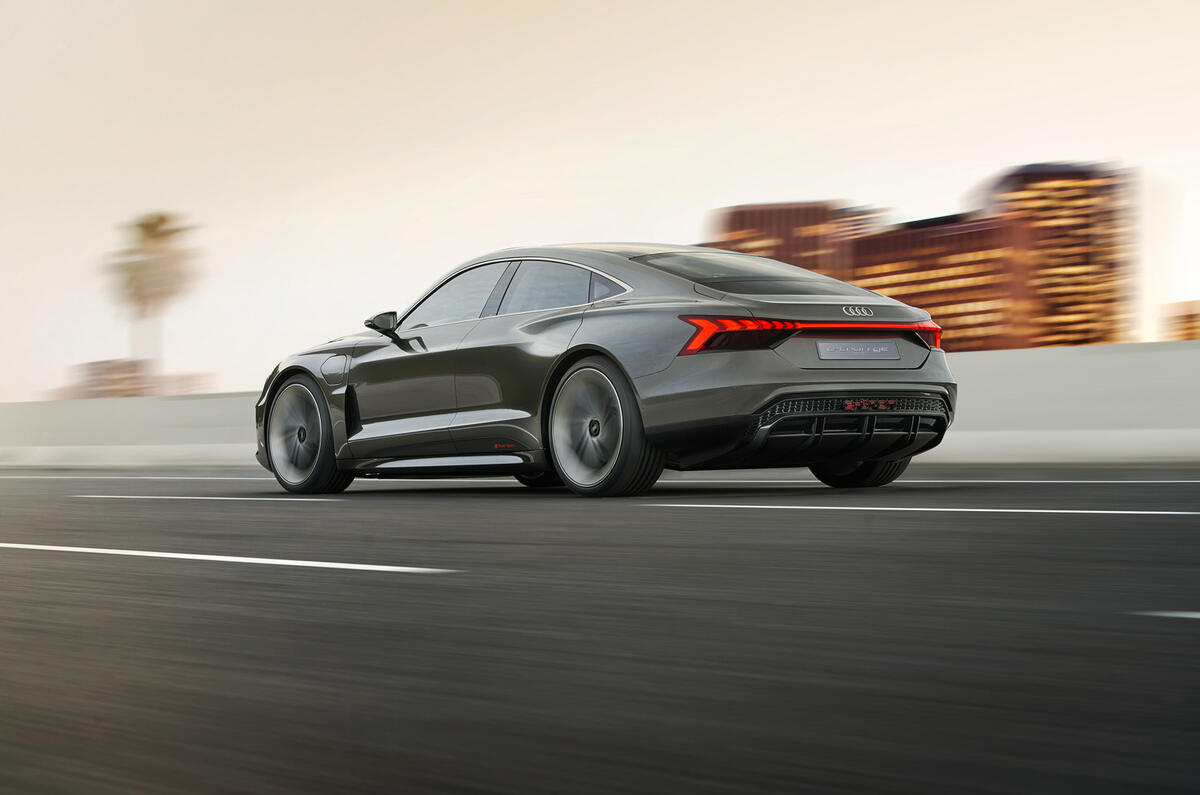 Audi E-tron GT tracking - rear