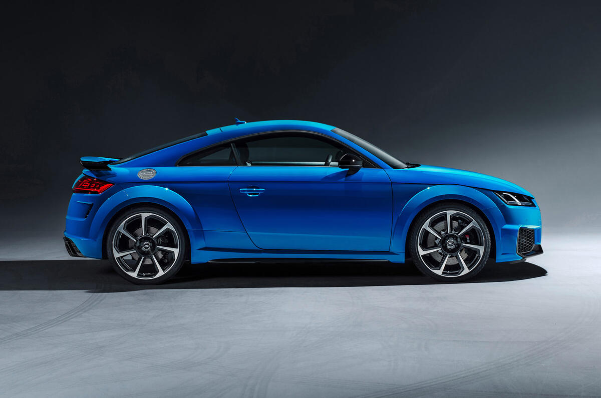 Audi TT RS 2019 facelift - official press images - studio side