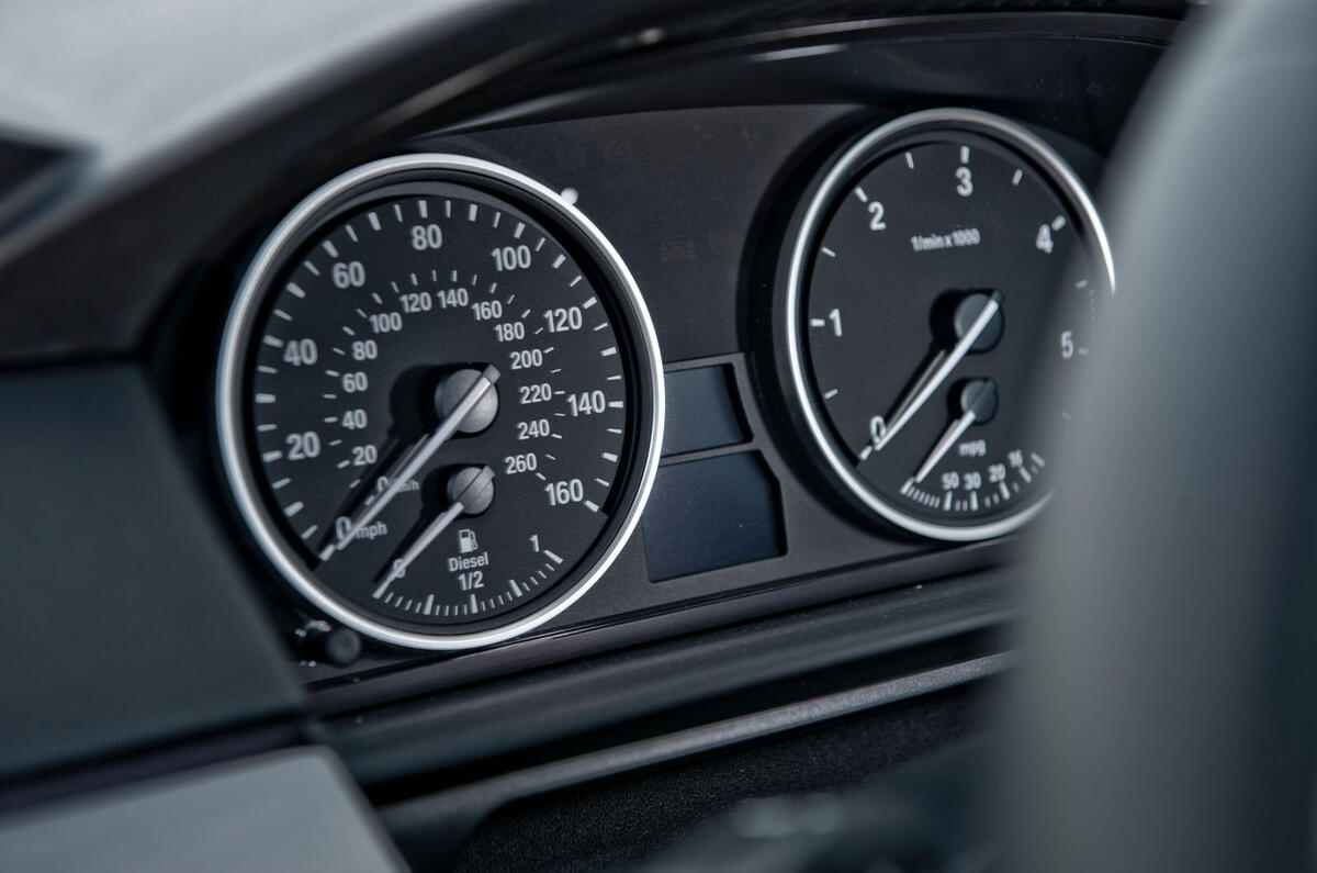 BMW 5 Series E60 road test rewind - dials BMW 5 Series E60 road test rewind - dials