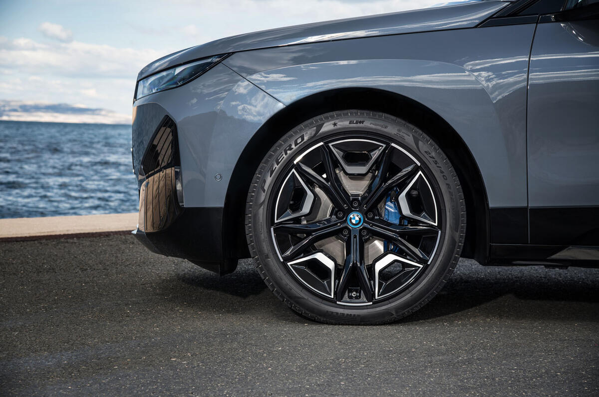 93 BMW iX prototype ride 2021 alloy wheels