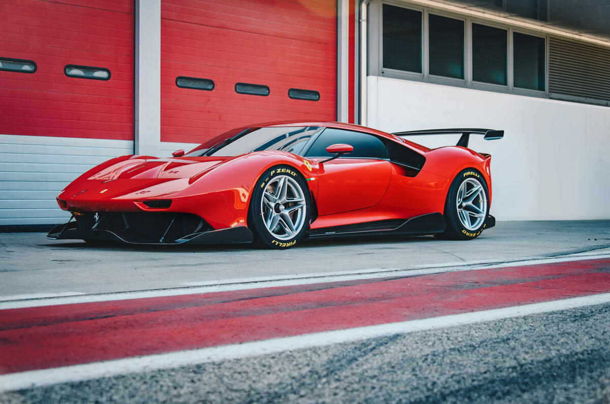 Ferrari P80/C 2019 reveal official pictures - pit lane front