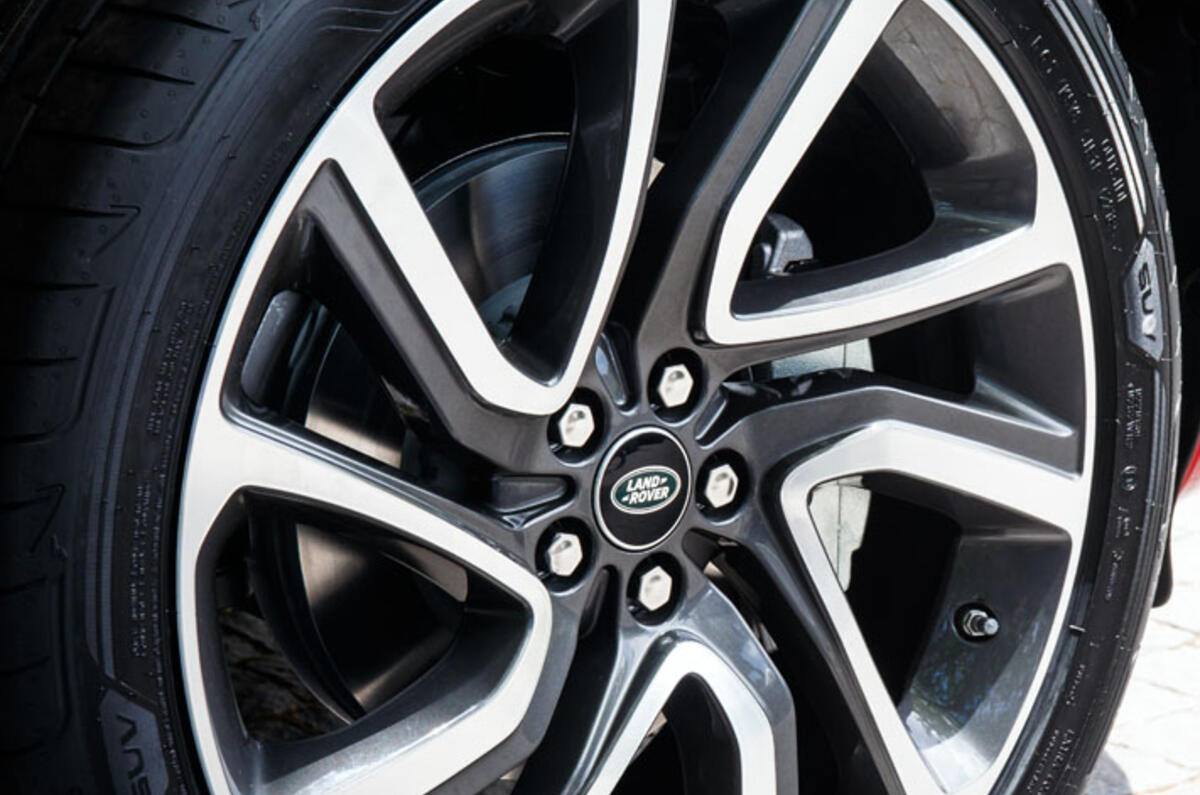 Land Rover Discovery Sport 2019 official reveal - alloy wheels